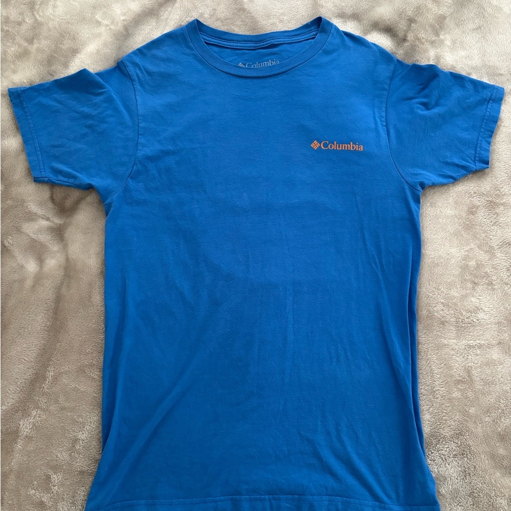 Columbia Blue Short Sleeve Tee Vibrant Casual Design